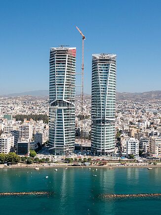 Mixed-Use Tower Trio am Strand von Limassol.