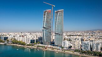 Mixed-Use Tower Trio am Strand von Limassol.